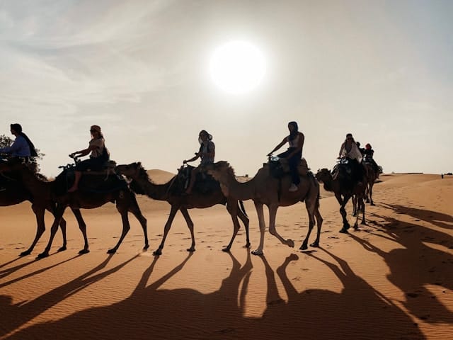Paseo en camello al amanecer en Merzouga